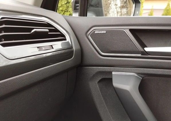 Volkswagen Tiguan cena 123899 przebieg: 138181, rok produkcji 2019 z Barcin małe 277